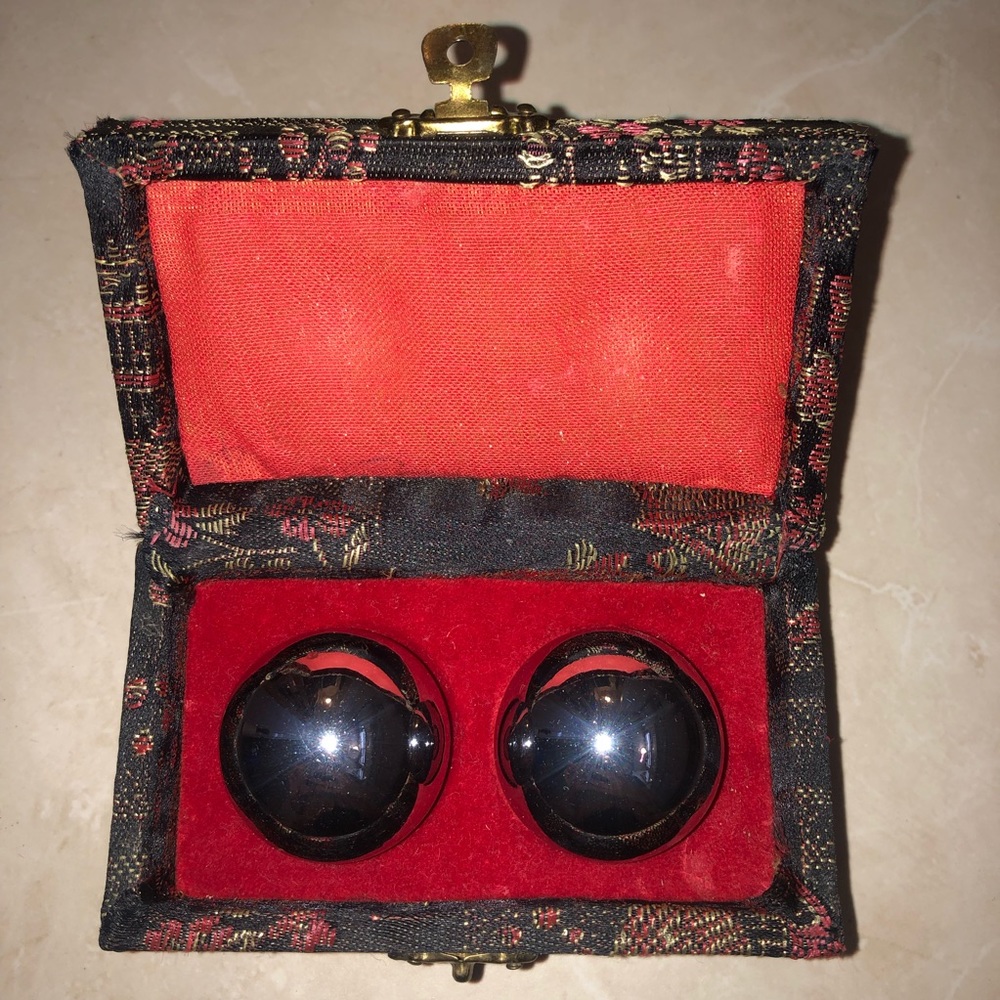 Iron Hishru/Baoding Balls